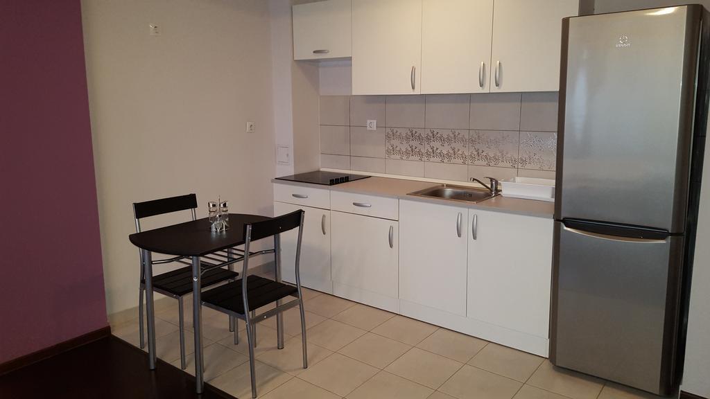 Sunlight Studio Apartment Орадя Экстерьер фото