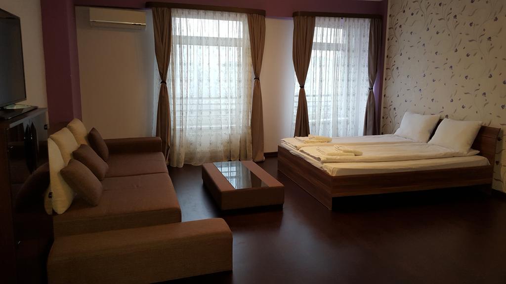 Sunlight Studio Apartment Орадя Экстерьер фото