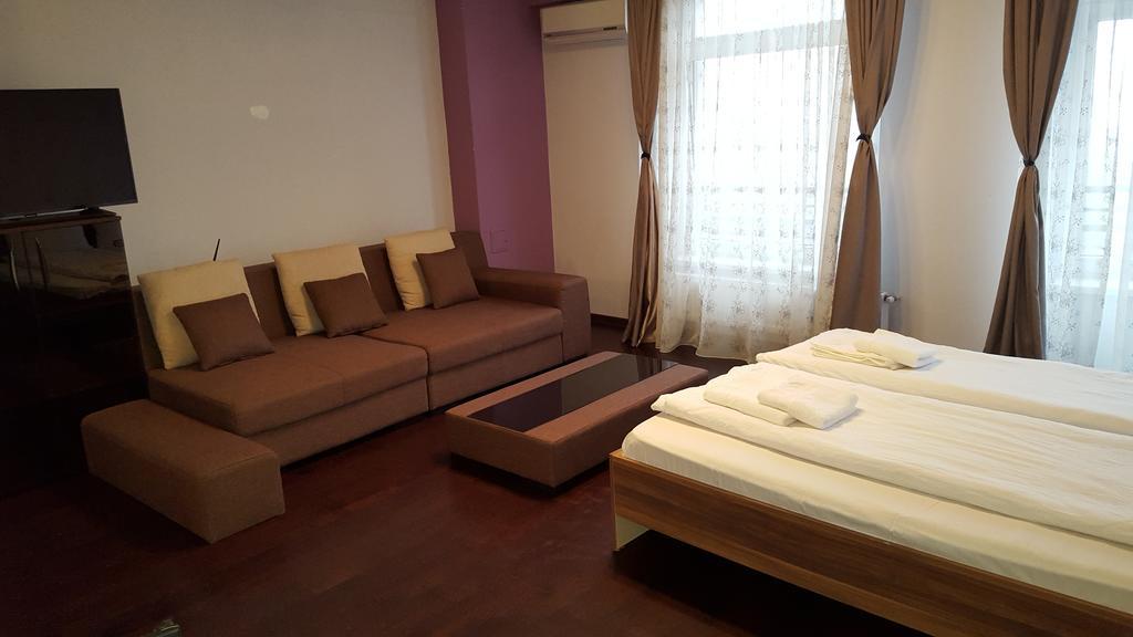 Sunlight Studio Apartment Орадя Экстерьер фото
