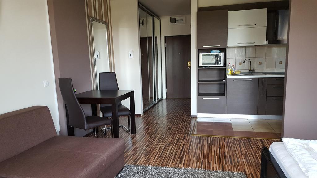 Sunlight Studio Apartment Орадя Экстерьер фото