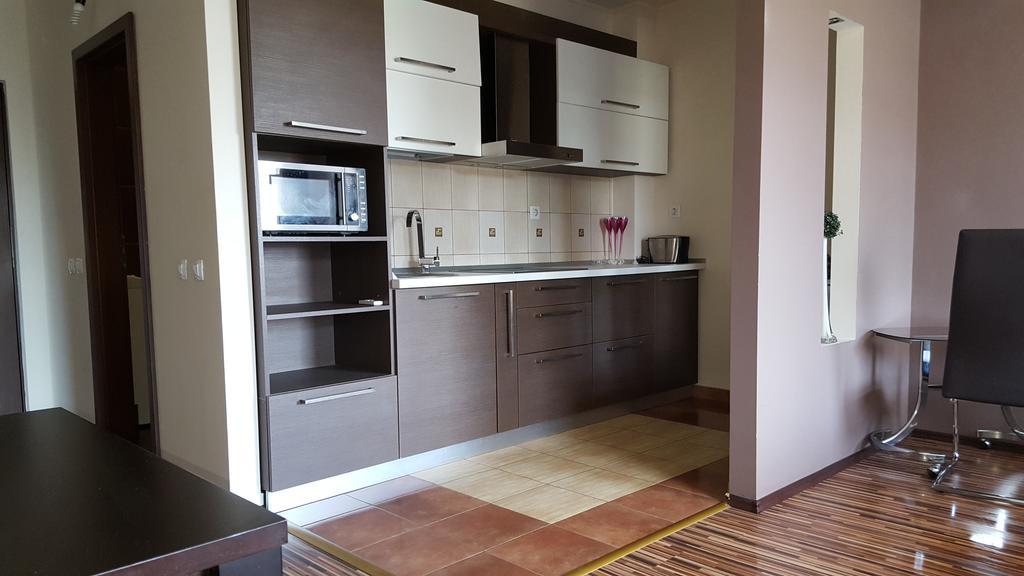 Sunlight Studio Apartment Орадя Экстерьер фото