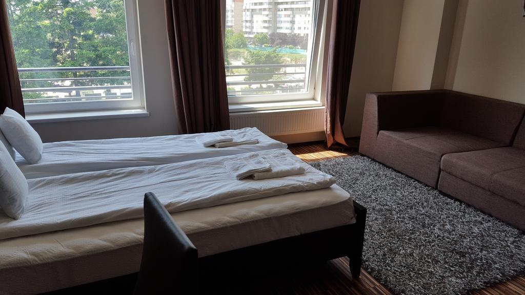 Sunlight Studio Apartment Орадя Экстерьер фото